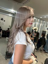 キング 心斎橋店(K!ng) ハイライトカラーミルクティーベージュレイヤーカット