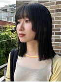 顔周りカット暗髪モスグリーンぱつっと