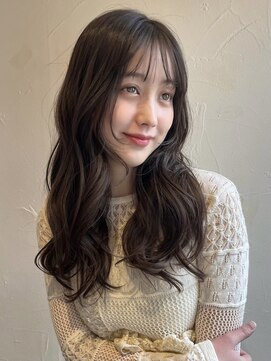 ナチュラルロング×やわらかモカブラウン