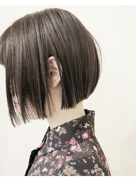 ラウブロッサム 大宮西口店(Lau Blossom) 切りっぱなしボブ