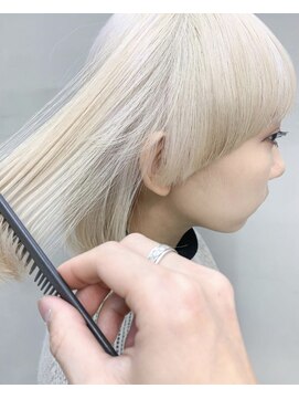 テトヘアー(teto hair) ホワイト.ブリーチ.ワイドバング.ミニボブ.マッシュウルフ