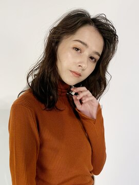 アイティー バイ アルバム 浦和店(IT by ALBUM) 大人ミディ_ハイライトカラーオリーブカラー_56578