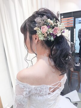 ブラウ ネイル パーティー(Blau Nail Party) ドライフラワーでゆるふわポニーテール