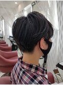 小顔/刈上げ/ショート/グラデーション/黒髪/丸み/30代40代50代