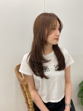 オットット(OttottO) カット　顔まわりレイヤー　ブリーチなしWカラー