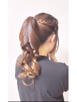 グラムール(glamour) サイド編み込みポニテ