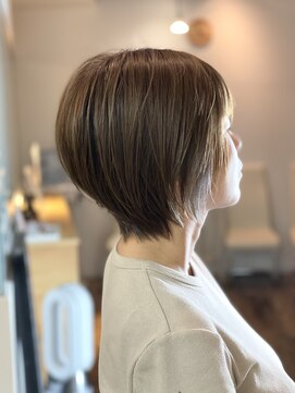 ジールヤマグチ 朝霧駅前店 ショートボブ★アッシュ系インナーカラー【白髪ぼかし】