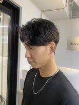 刈り上げハンサムショート　ニュアンスパーマ