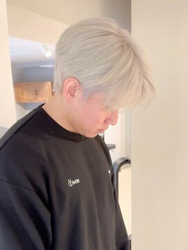 フラッグヘアー 博多駅前店(Flag HAIR) ホワイトベージュ　ブリーチ　メンズカット　メンズ　ヘッドスパ