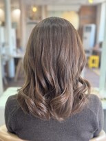 ヒカリ(HIKARI) ローレイヤーカット