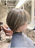 大人かわいいアッシュグレージュ×白髪ぼかし