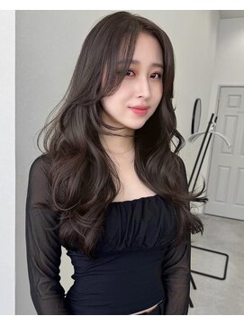 リス バイ ソヨン(Lis by SOYON) レイヤーカットワンカールセミディシアカラーオリーブベージュ