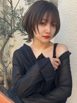 フリー(Free) ナチュラル小顔カット顔まわりレイヤー暗めカラーグランマッシュ