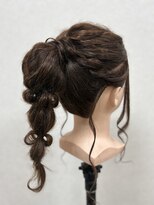 カーリィ(Karly)&nbsp;編みポニー　玉ねぎヘア　ポニーテール