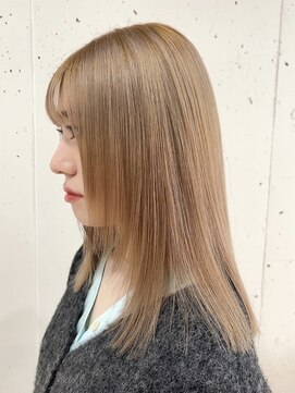 チェルシー 梅田(CHELSEA) ミルクティーベージュ/ブリーチカラー/ミディアムレイヤー