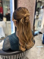 アピッシュ ギンザ(apish ginza)&nbsp;韓国風カチモリハーフアップアレンジ