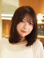 ワン 川崎(ONE)&nbsp;顔まわりの動きを楽しむレイヤーミディ／川崎