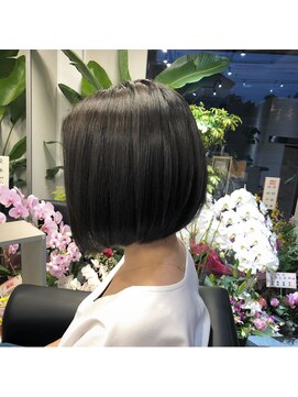 ローラム(LOLAM) 大人前下がりボブ