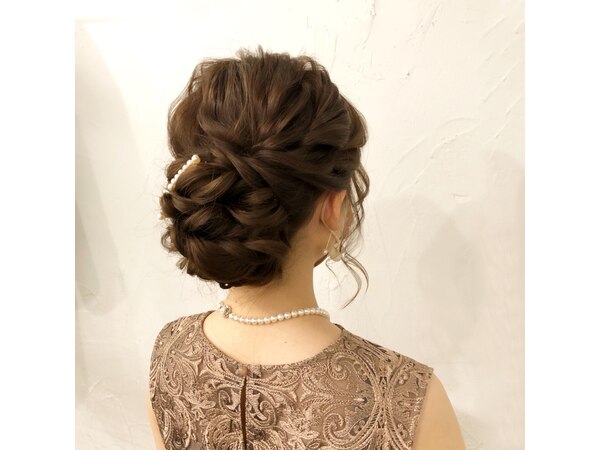 ファム シニヨン 結婚式ゲスト ヘアセット