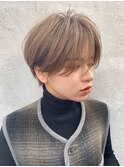 シンプルな耳掛けショート グレーベージュ