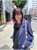 ビビットピンクのエンドカラー / 中森しゅう