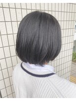 スタジオ アルファプラス 日暮里店(studio α+)&nbsp;ステップボーンカットカットボブショートハイライト白髪ぼかし