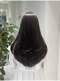 ふわっと柔らかいレイヤーカット/透明感のあるシアーグレージュ