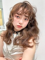 シオン(shion)&nbsp;フェミニンロングウェーブミディアム似合わせカット_F20008