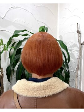 アン(Hair make un) ビビットオレンジ