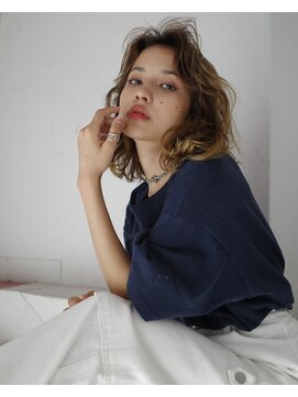 アデ オモテサンドウ(ade omotesando) 人気のレイヤーボブで叶える海外トレンドスタイル