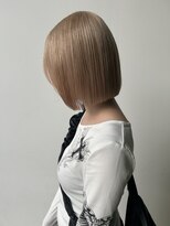 ロックス バイ マグ 松本(rocks BY MAG)&nbsp;ハイトーンホワイトブロンド×韓国風切りっぱなし小顔ボブ