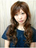 毛束感のあるノンジアミンカラーとカールでフェミニン