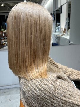 アデプト 金町店(adept) 艶感☆ホワイトミルクティー　ミルクティーベージュ