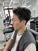 スパイキーショート　アップバング　ツーブロック　短髪