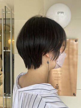 ジェムバイアルテフィーチェ(gem by artefice) さっぱりショートヘア/アッシュブラック#刈り上げショート