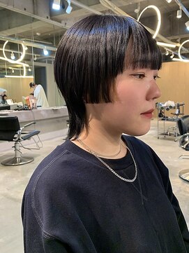 メイカ(MEIKA) 【 デザインウルフカット × インナーカラー 】浅野美紀