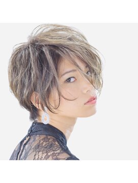 アスタ アヴェダ ASTA AVEDA 武蔵村山店 シャープなショートボブ