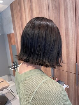 ガリカ 博多(Gallica) 【長まなみ】切りっぱなしボブに深みのあるオリーブグレージュ