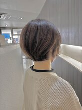 カルマ(KARMA) 首元スッキリでも女性らしいショート