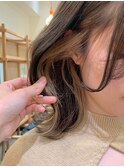 Say.ミディアムインナーカラーホワイトグレージュミニウルフ青山
