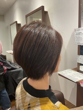 アミカ シーモール店(Amica) ショートボブ