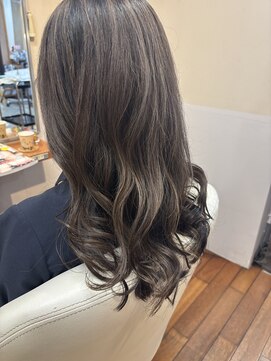 サラ 徳山店(SARA) グレージュのハイライトカラー