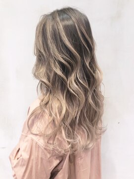 アイティーバイアルバム 藤沢店(IT by ALBUM) ハイライトグラデーション_フェザーバング_ba322301