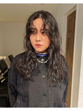 ナループロアツム(Nalu pu loa Tsum) ロングパーマ/前髪パーマ/黒髪パーマ/ロングウェーブパーマ