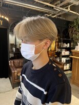 ノラ ヘアーサロン(NORA HAIR SALON)&nbsp;ハイトーン刈り上げセンターパート