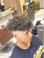 グルーマーズトウキョウ(GROOMER/S TOKYO)&nbsp;スペインカール　フェード　海外ヘア　メンズパーマ