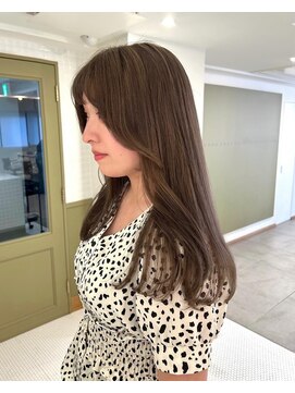 エミィ(emme) レイヤーロング20代30代髪質改善ハイライトブリーチカット立川