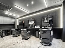 メンズフィール 南森町(MENS FEEL)の雰囲気（明るいライティングにリニューアル店内はブラックで大人の空間に）