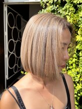 ピークスヘア(peaks hair) ホワイトミルクティーベージュハイトーンボブ30代◎Aina