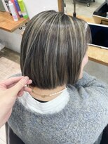 アップ(A+hair)&nbsp;くびれショートボブ40代50代グレイカラー白髪染め白髪ぼかし